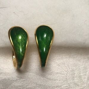 Elegant Green and Gold Women's Earrings